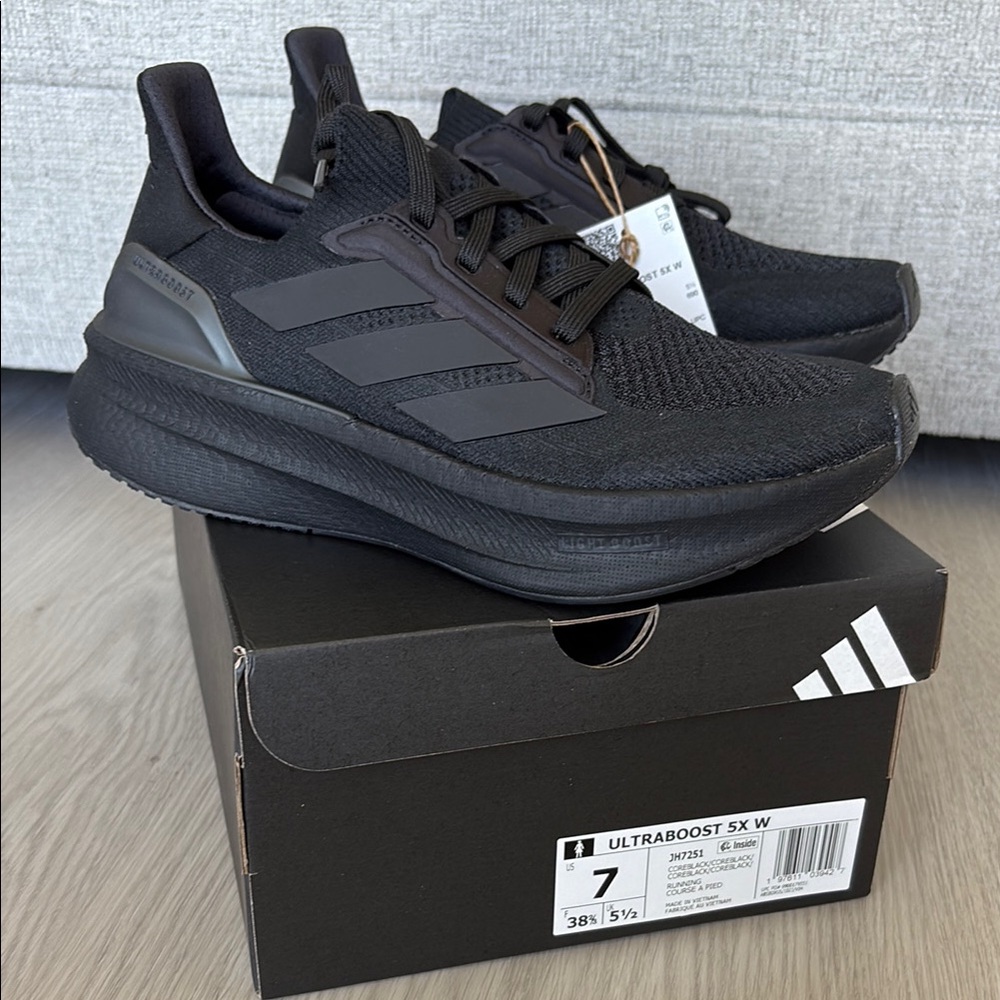 NWT Adidas Ultraboost 5X